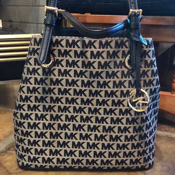 michael kors jet set grab bag